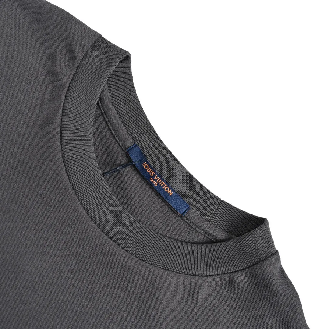 Louis Vuitton/Louis Vuitton Classic short sleeves with small label embroidered on the chest